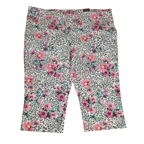 NEW Avenue Super Stretch Pull-On Capri Floral Cheetah Animal Print Plus Size 26 - Picture 1 of 8